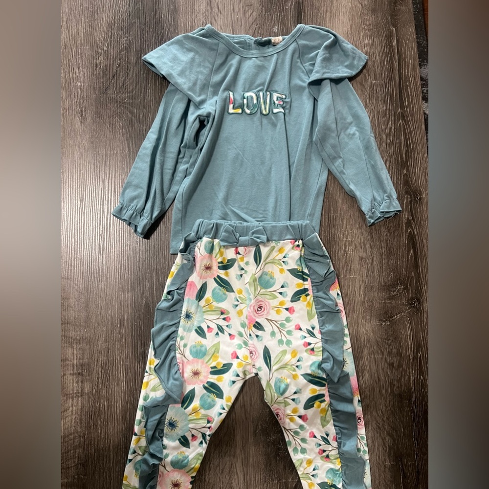 Matching two piece 5T